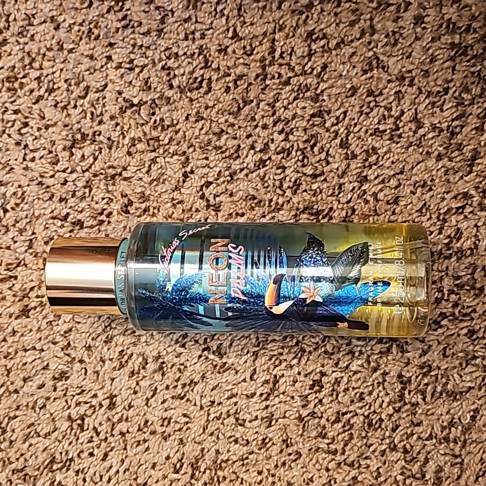 Victoria Secret Neon Palms Spray